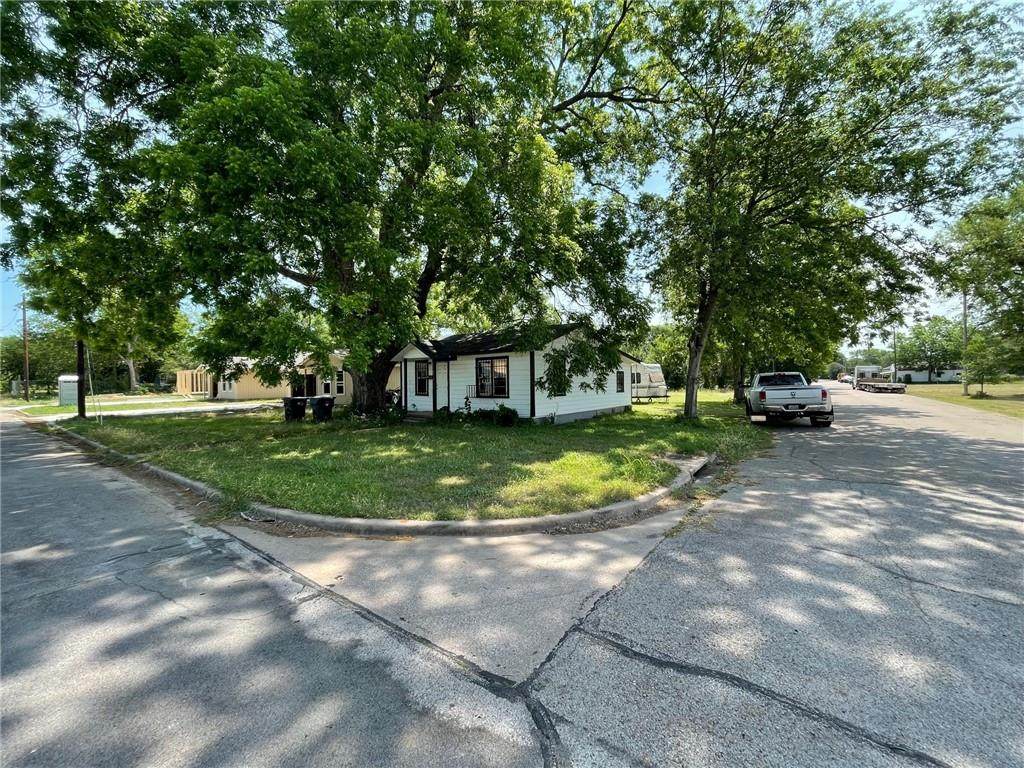 1001 Calhoun Avenue - Photo 1