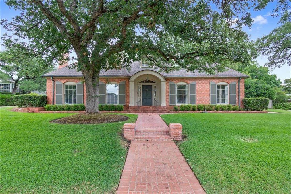 7320 Westover Road - Photo 1