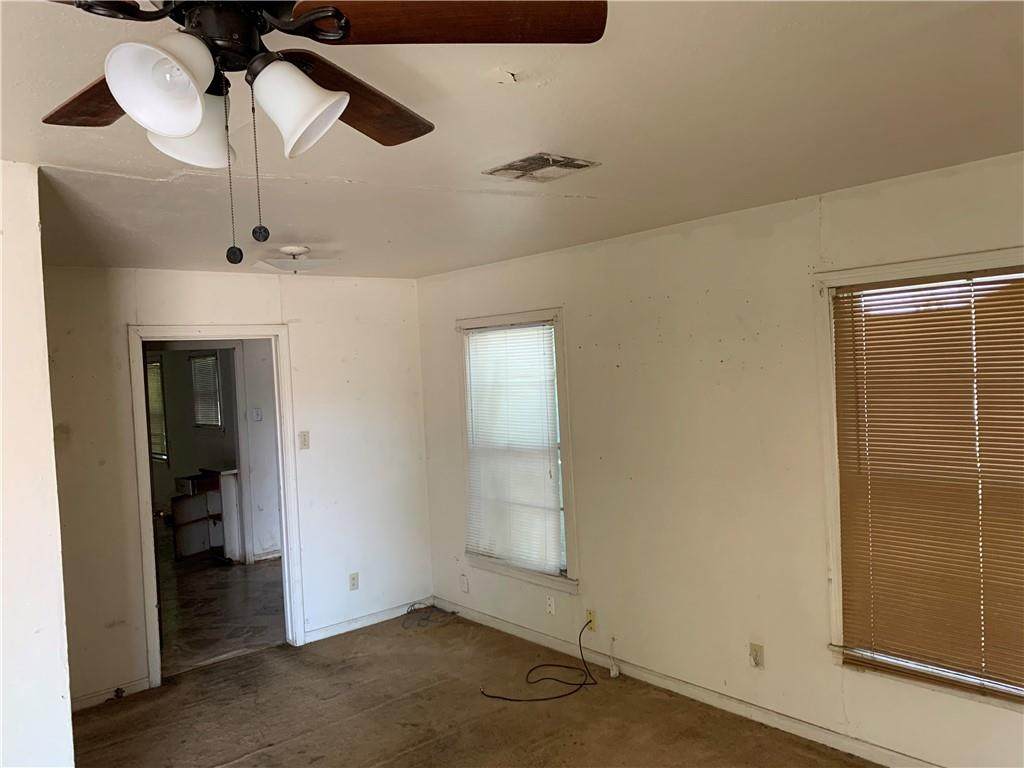 4025 Homan Avenue - Photo 1