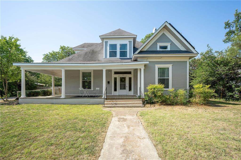 922 Elm Street - Photo 1