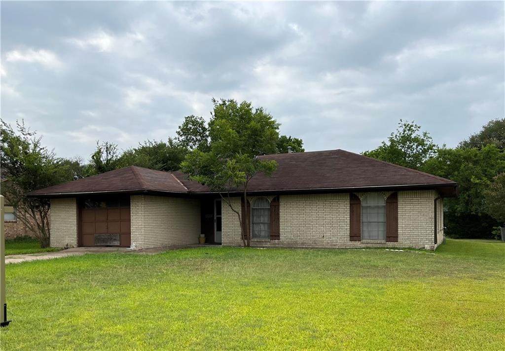 214 Royal Drive - Photo 1