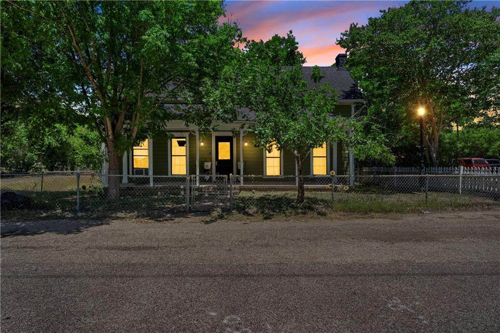 124 Pine Street - Photo 1