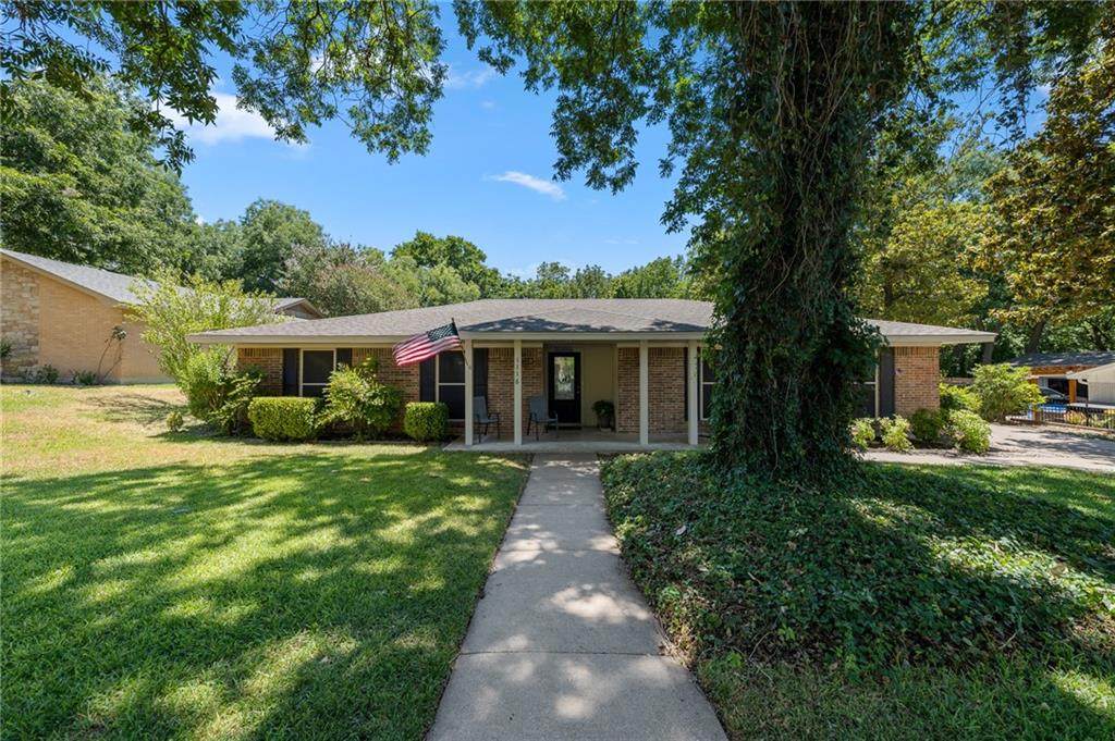 1116 Wedgewood Drive - Photo 1