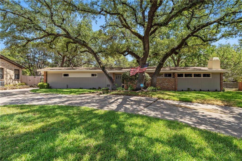2112 Gregory Lane - Photo 1