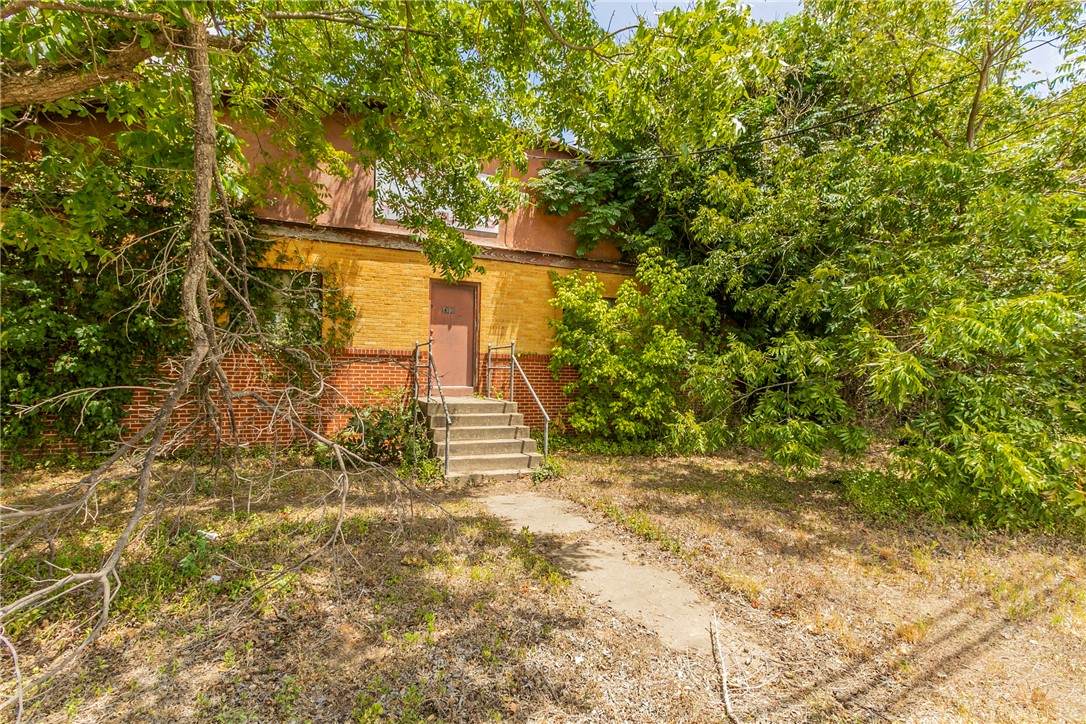 1300 Loop Drive - Photo 1