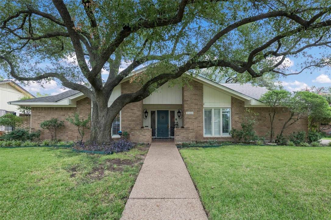 5500 Lake Jackson Street - Photo 1