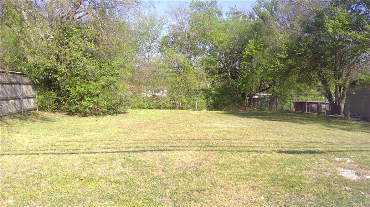 915 Florence Road - Photo 1