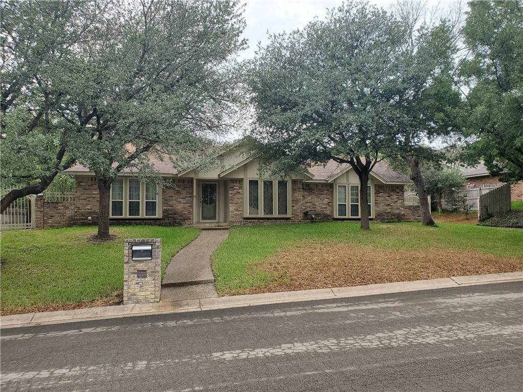 714 Forest Oaks Drive - Photo 1