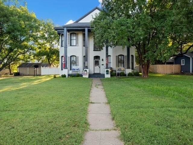 400 Roberts Street - Photo 1