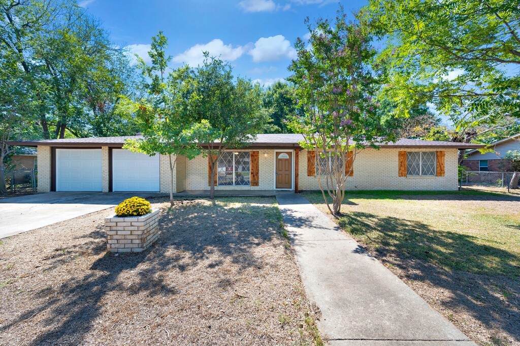706 Elizabeth Drive - Photo 1