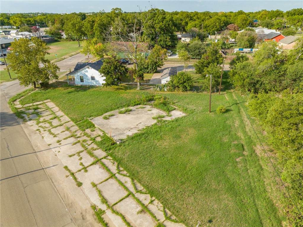1415 Circle Road - Photo 1