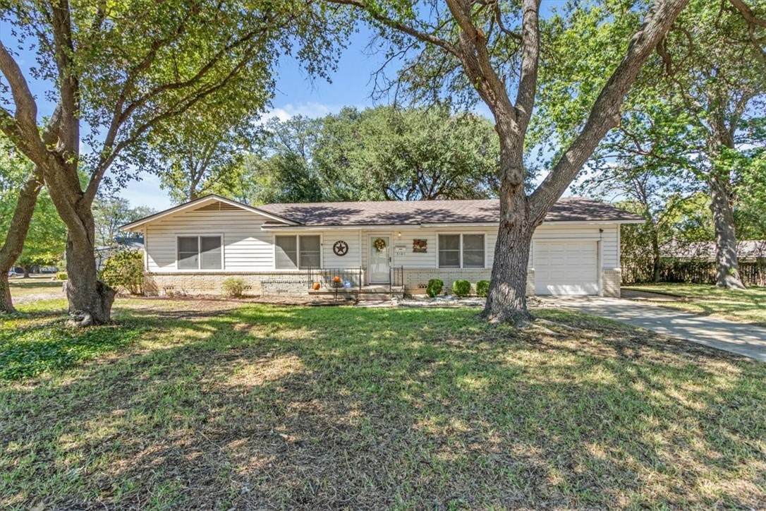 3101 Lyle Avenue - Photo 1