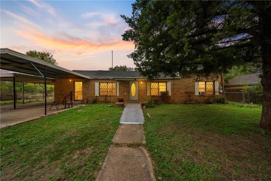 1929 Gurley Lane - Photo 1