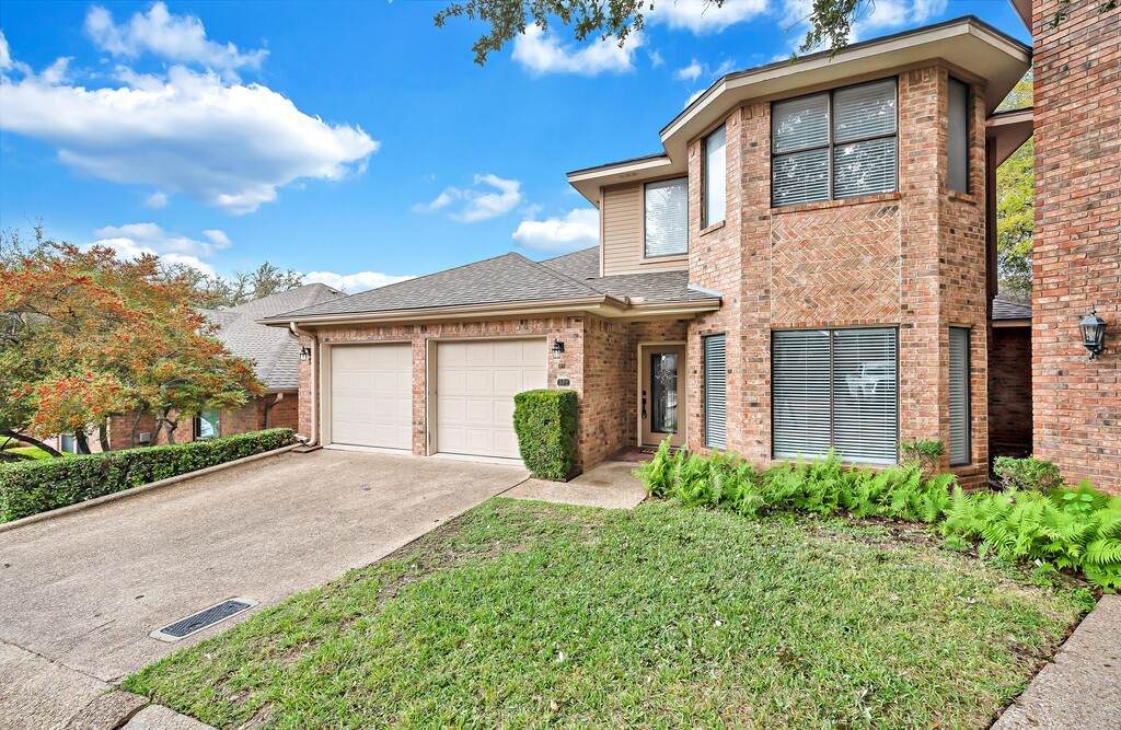 302 Tree Grove Circle - Photo 1