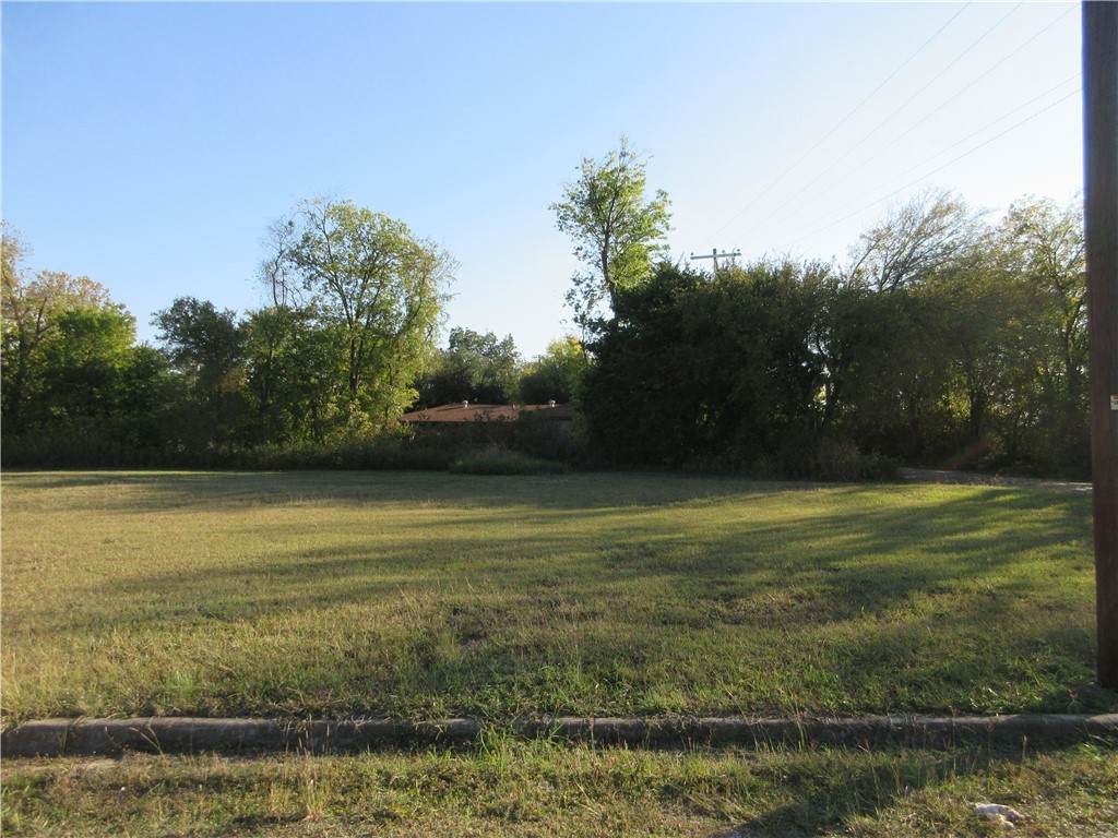 000 Country Club Street - Photo 1