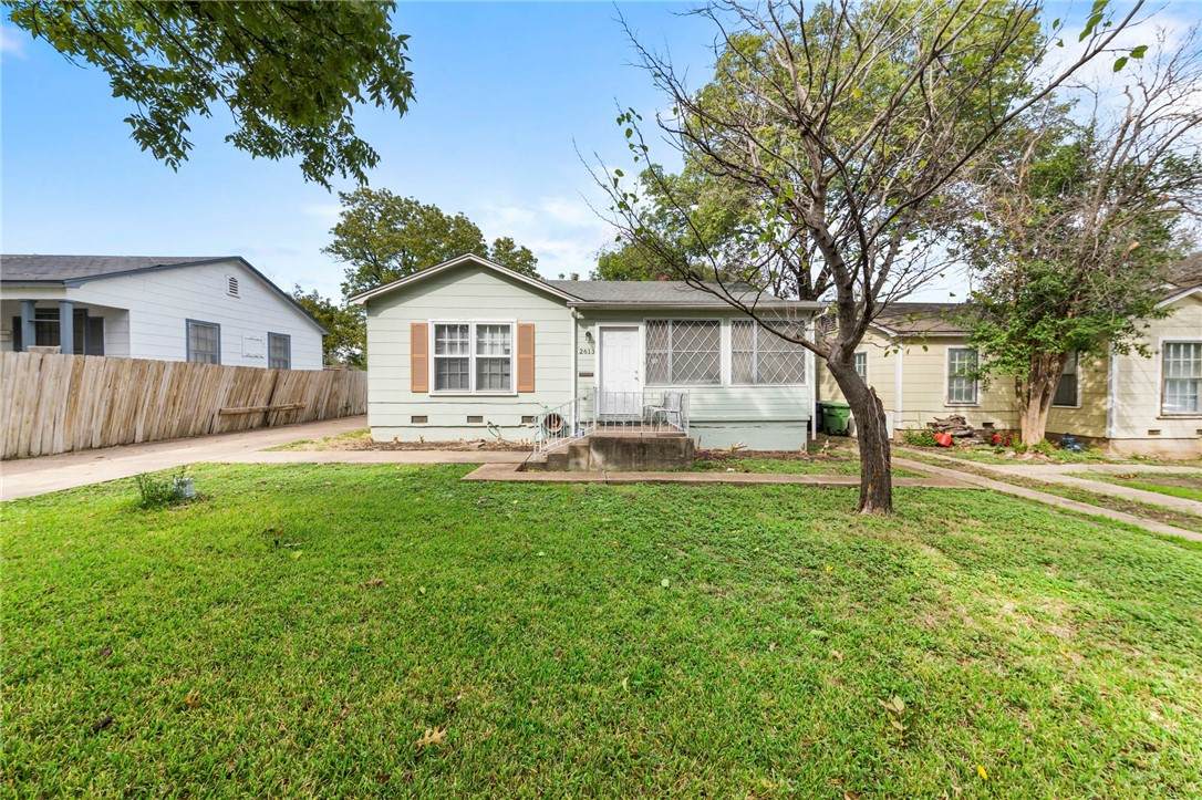 2613 Lyle Avenue - Photo 1