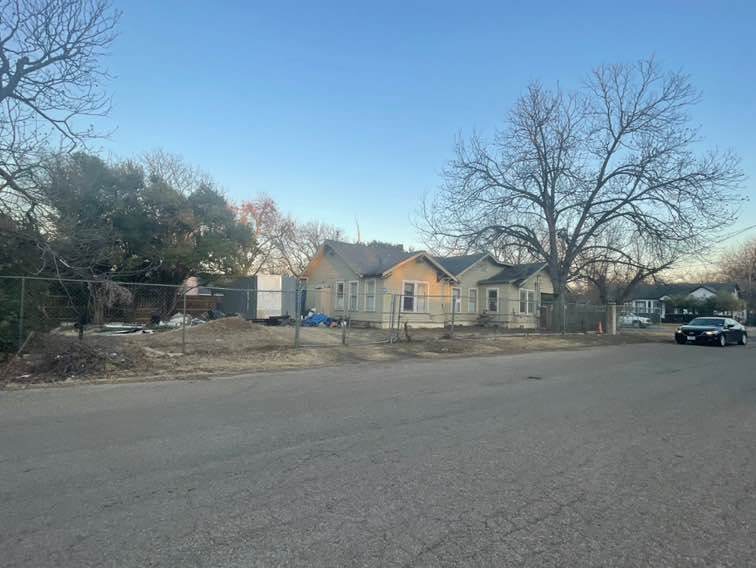 2023 Mcferrin Avenue - Photo 1