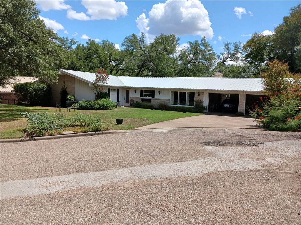 729 Fonville Drive - Photo 1