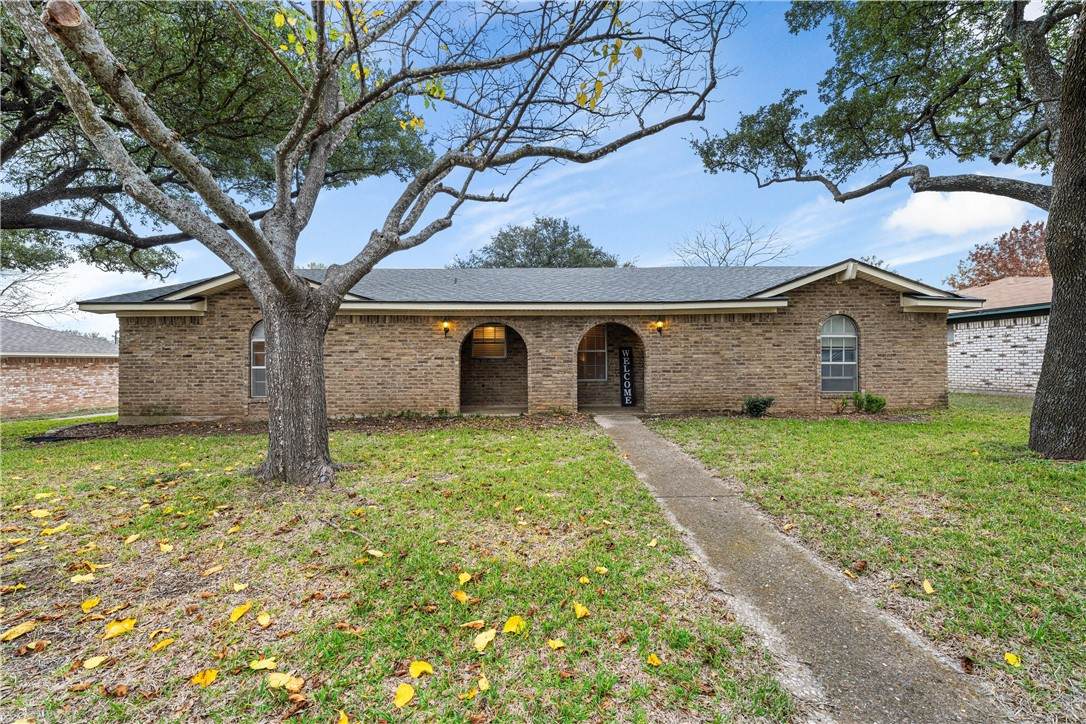345 Cedarwood Lane - Photo 1