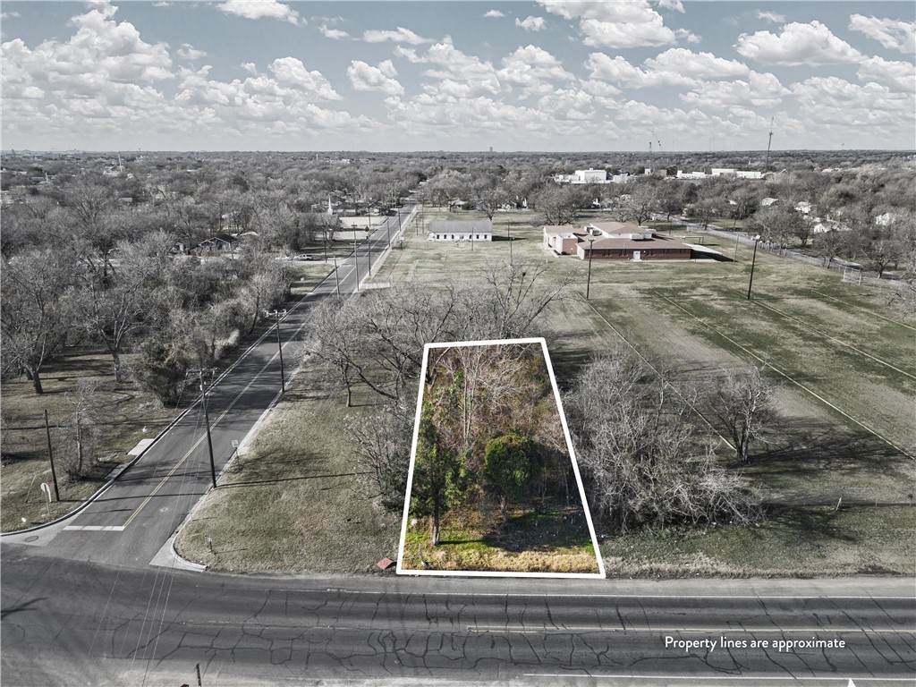 1004 Gholson Road - Photo 1