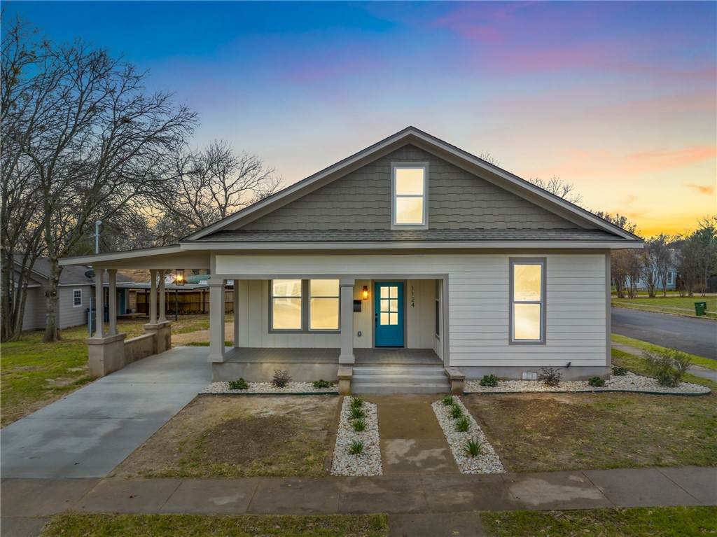 1124 29th Street - Photo 1