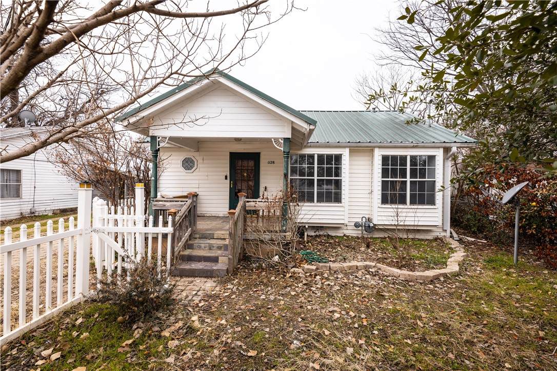 1128 Hogan Lane - Photo 1