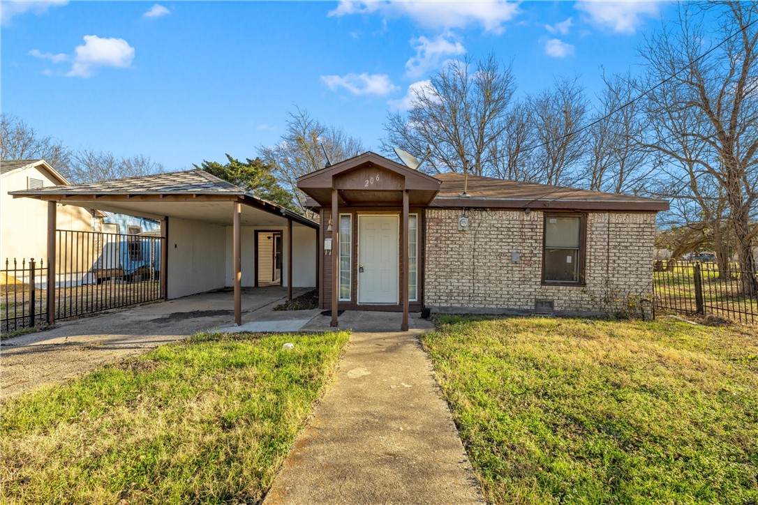 206 Waco Street - Photo 1