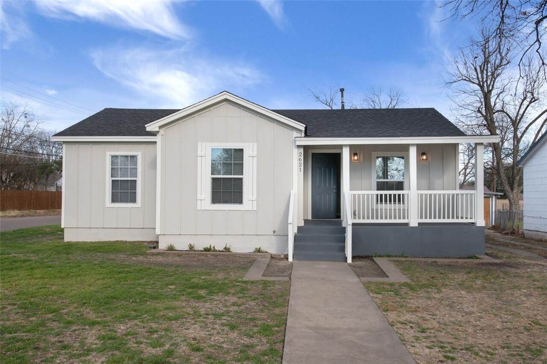 2621 Lyle Avenue - Photo 1