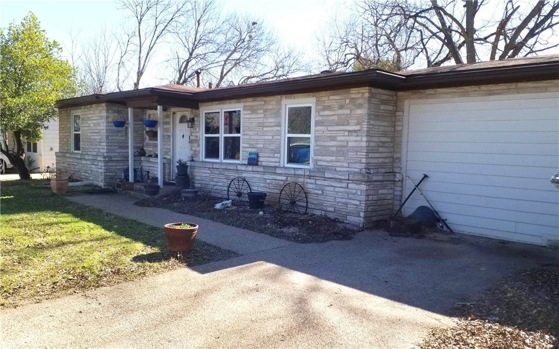 114 Brewster Street - Photo 1