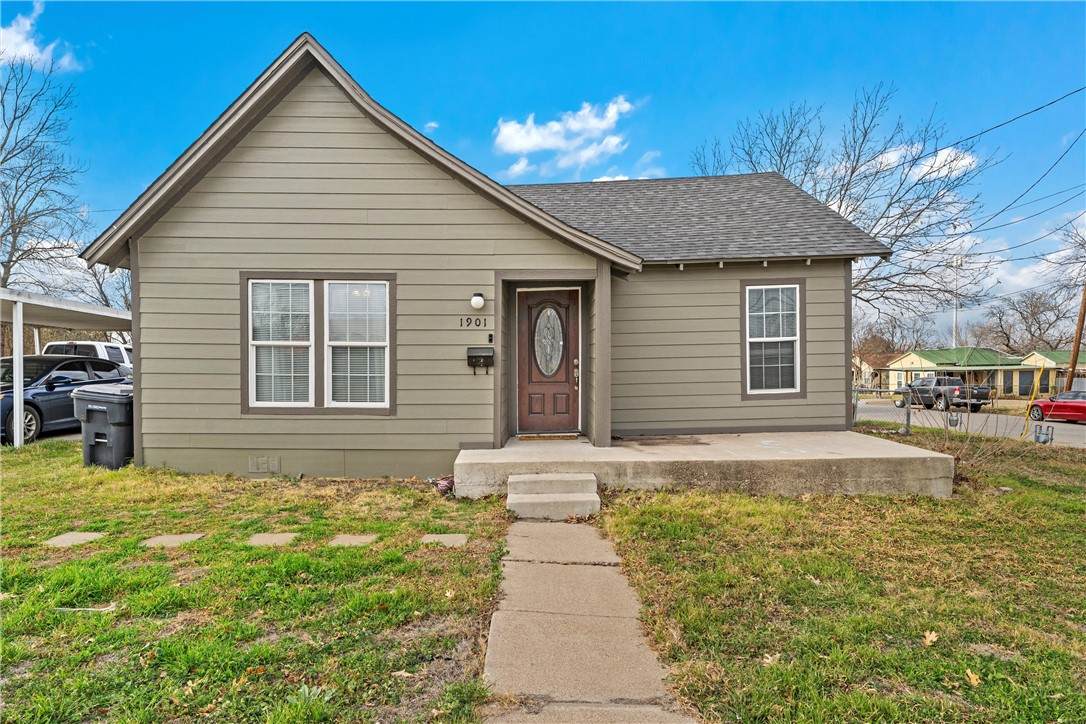 1901 Dutton Avenue - Photo 1