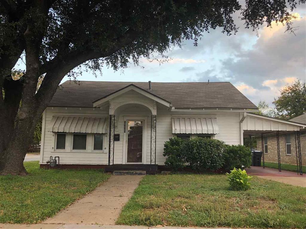 1225 Hood - Photo 1