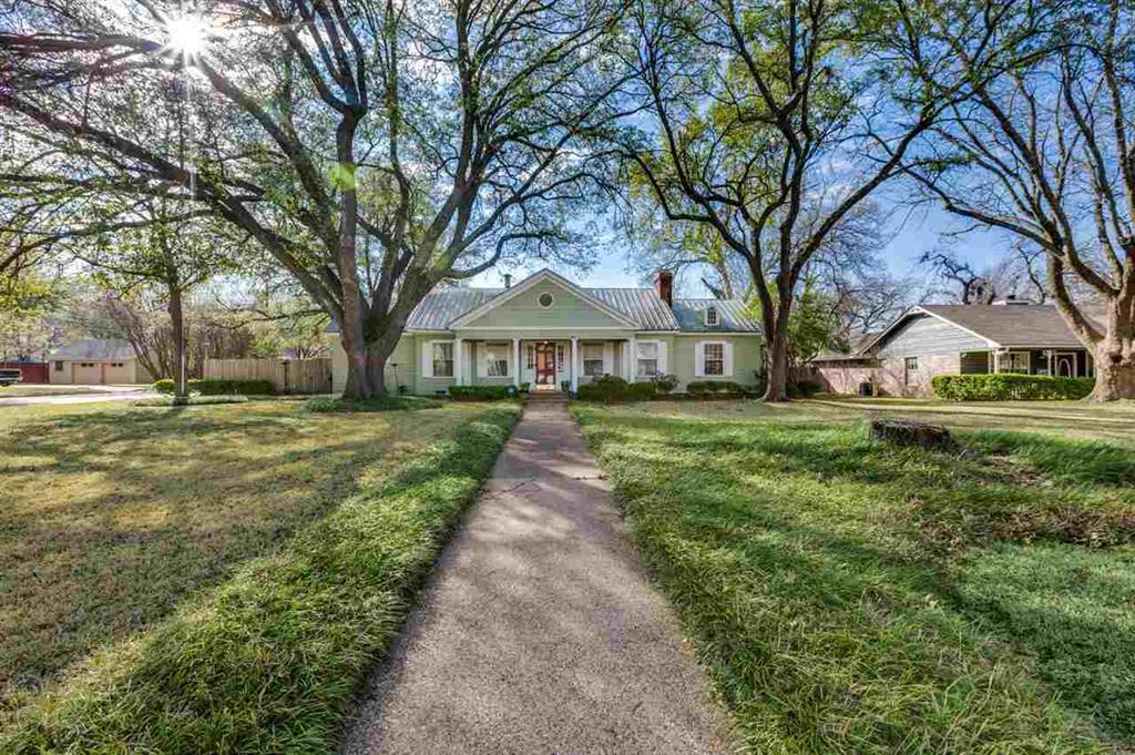 3200 Windsor Avenue - Photo 1