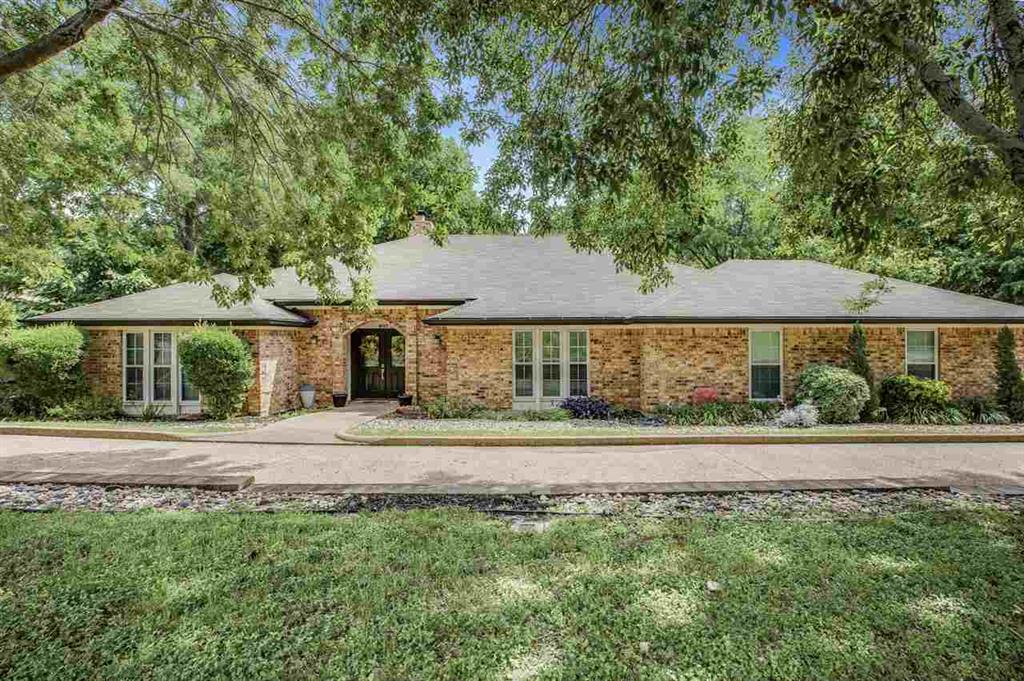 901 Woodland West Drive - Photo 1