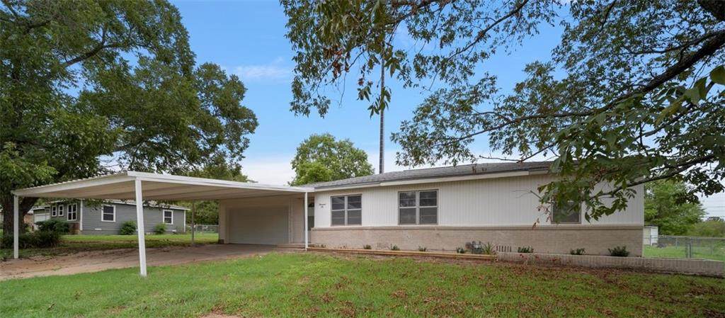 1006 Donlo Street - Photo 1