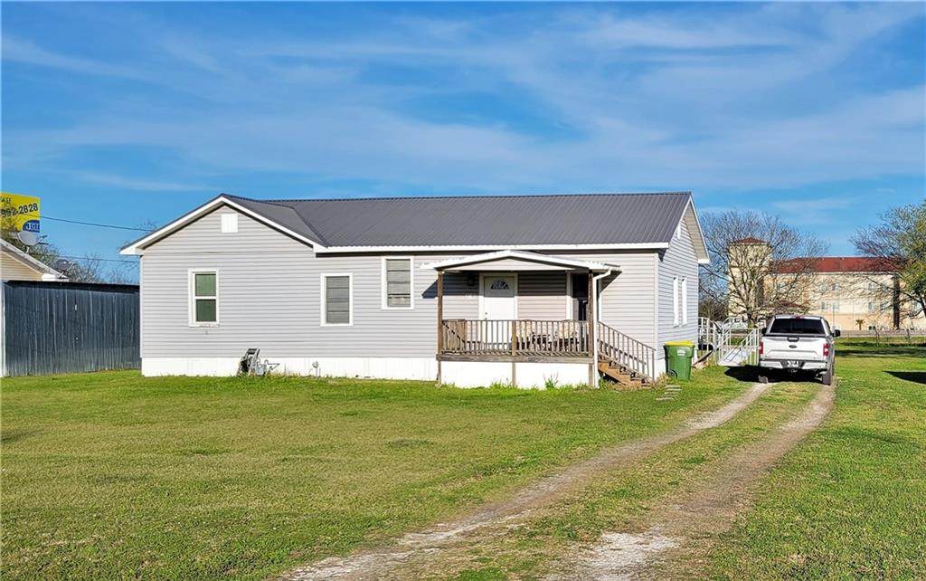 912 Mcclintic Drive - Photo 1