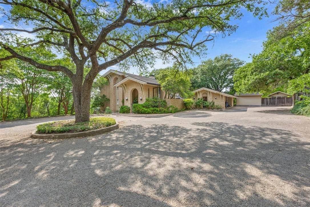 5208 Hillcrest Drive - Photo 1