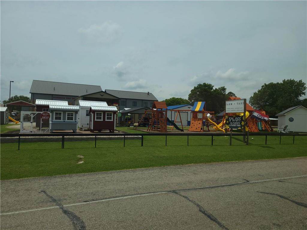 201 Robinson Drive - Photo 1