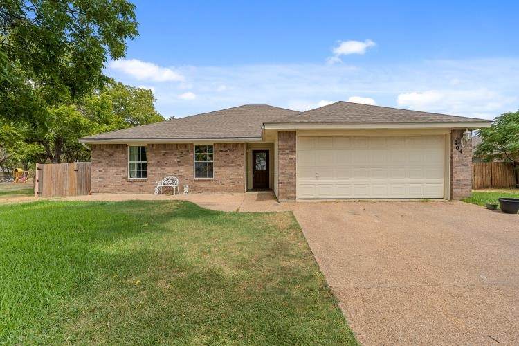 204 Headrick Drive - Photo 1