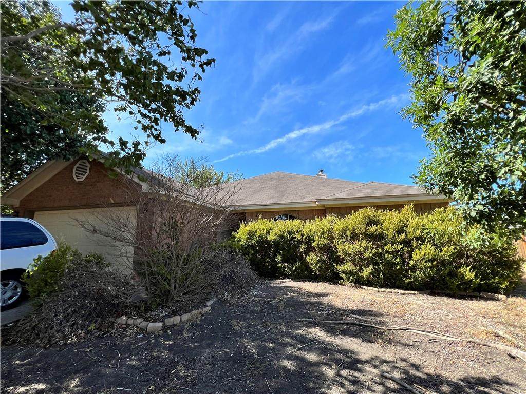 2802 Southwood Drive - Photo 1