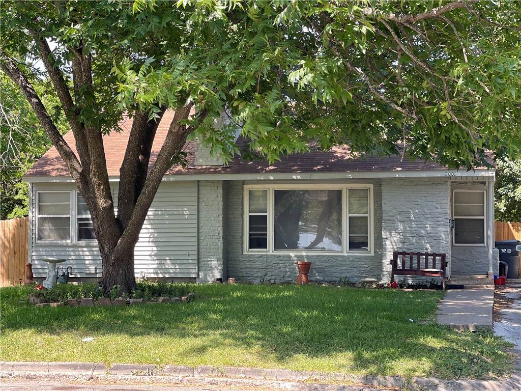 2000 39th Street - Photo 1