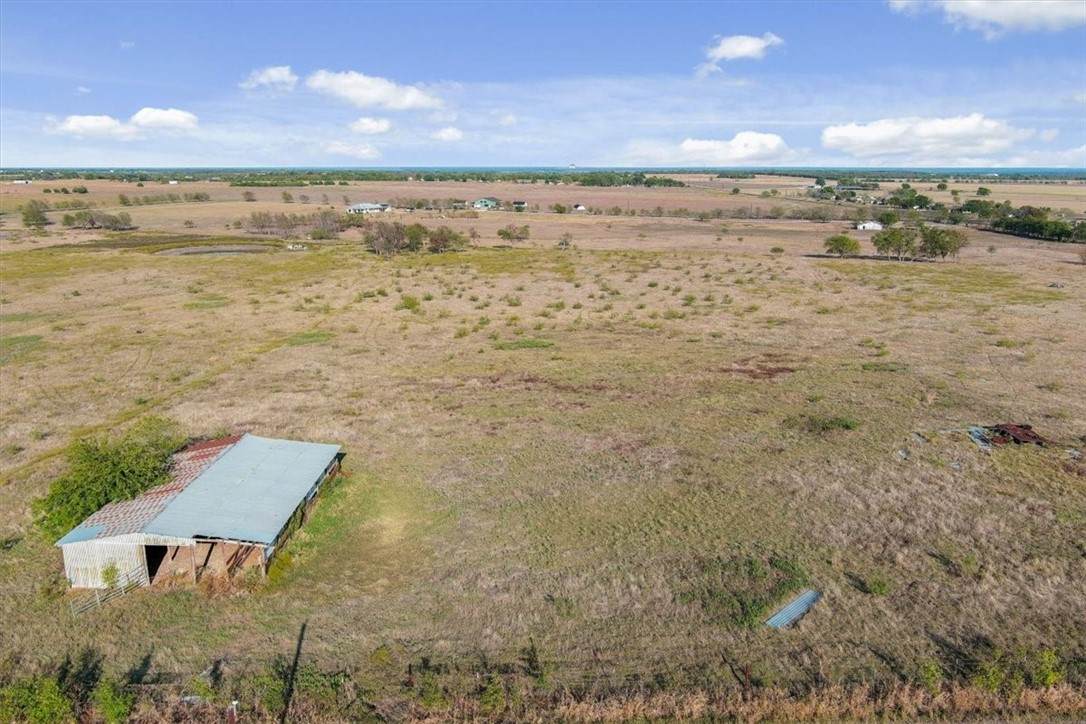 1033 Tynes Road - Photo 1