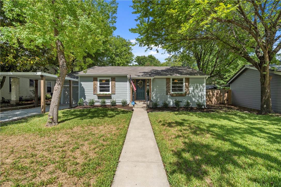 211 40th Street - Photo 1