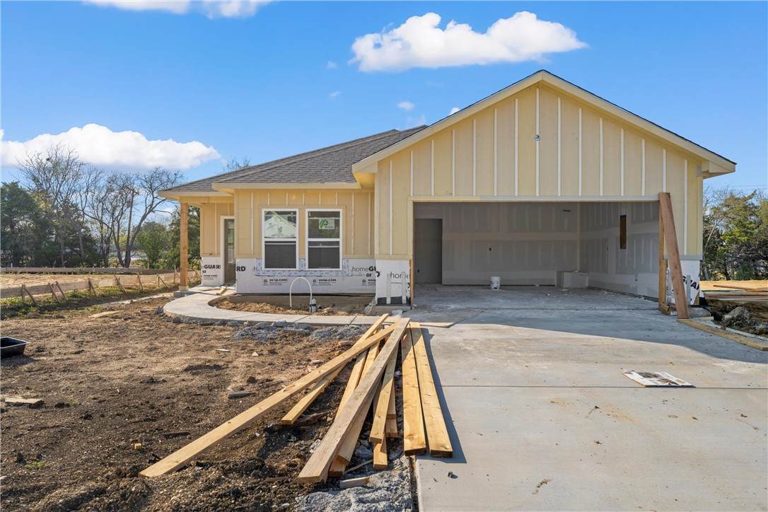 607 College Street - Photo 1