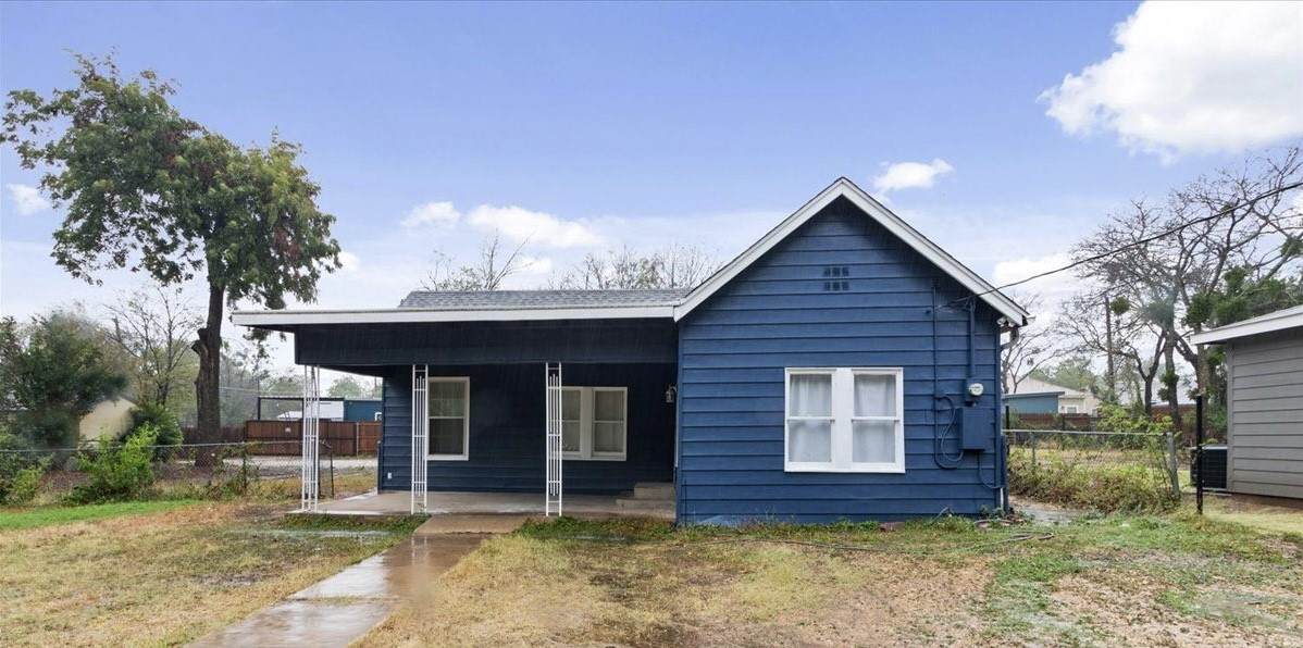 3204 20A Street - Photo 1
