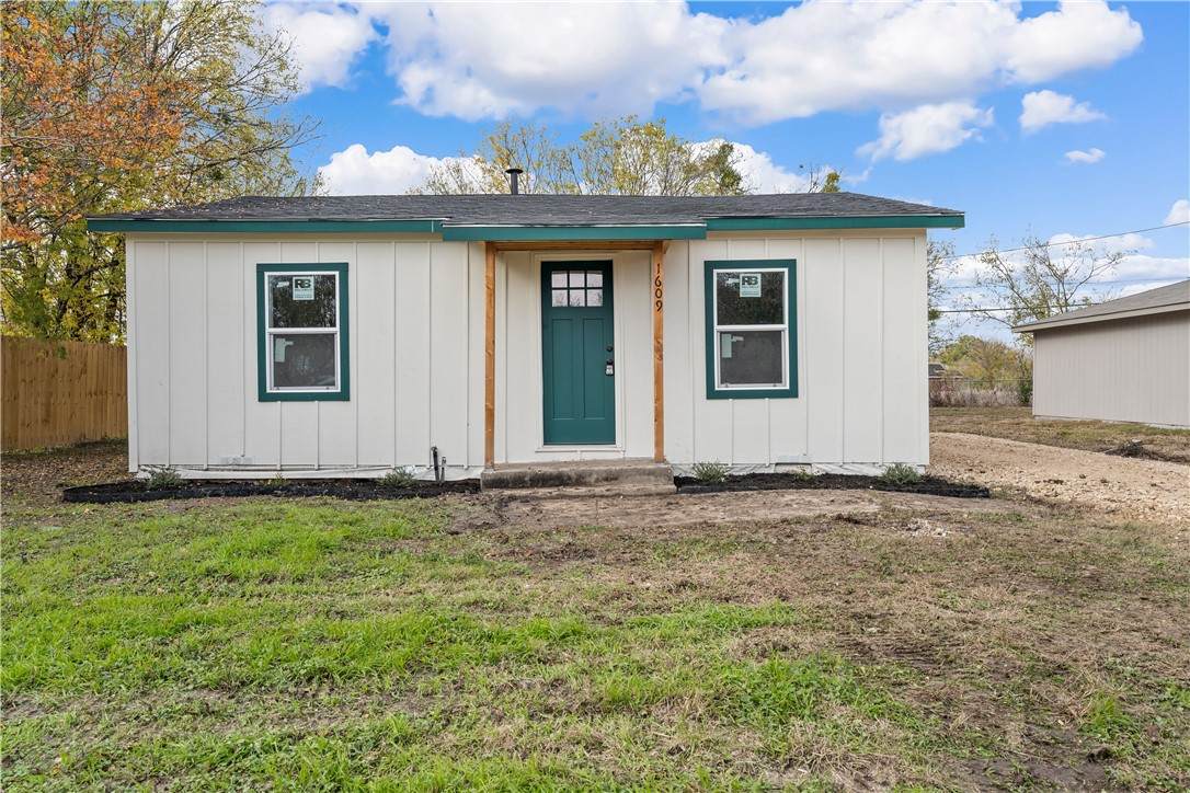 1609 Ewing Avenue - Photo 1