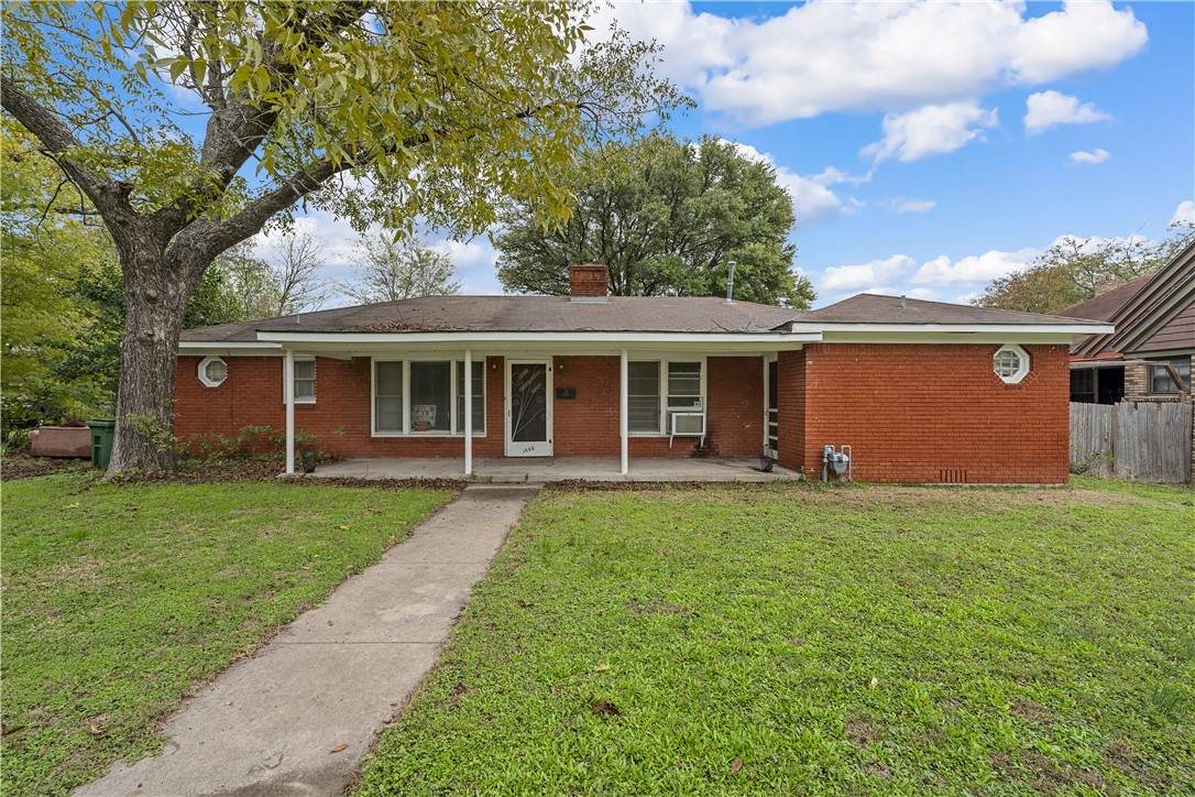 1808 Colonial Avenue - Photo 1