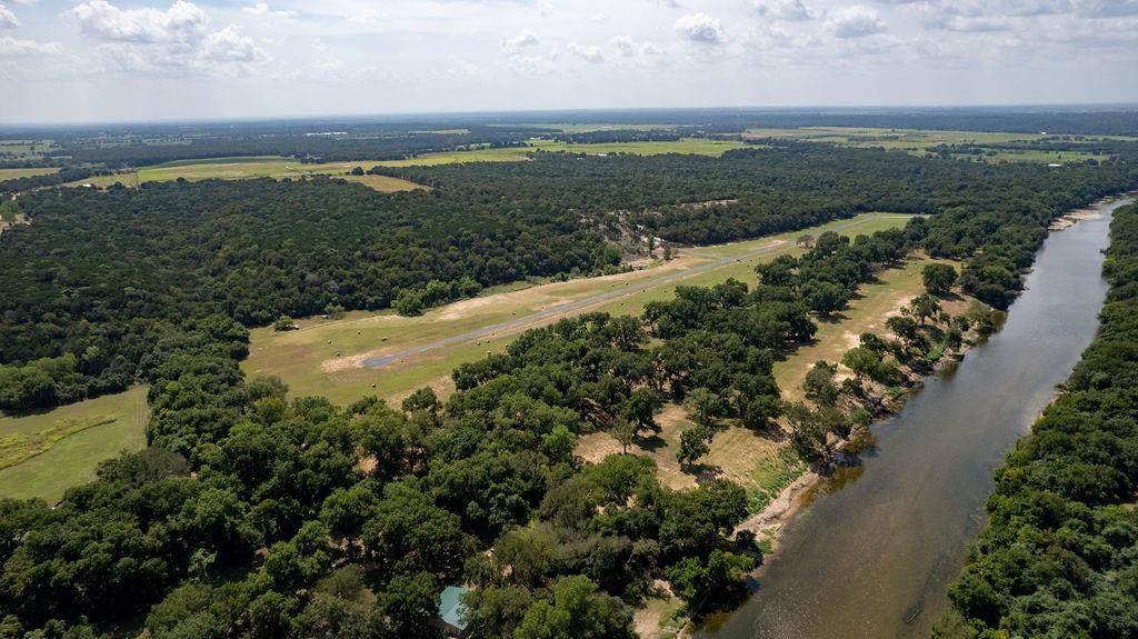 227 Fm 1304 Road - Photo 1