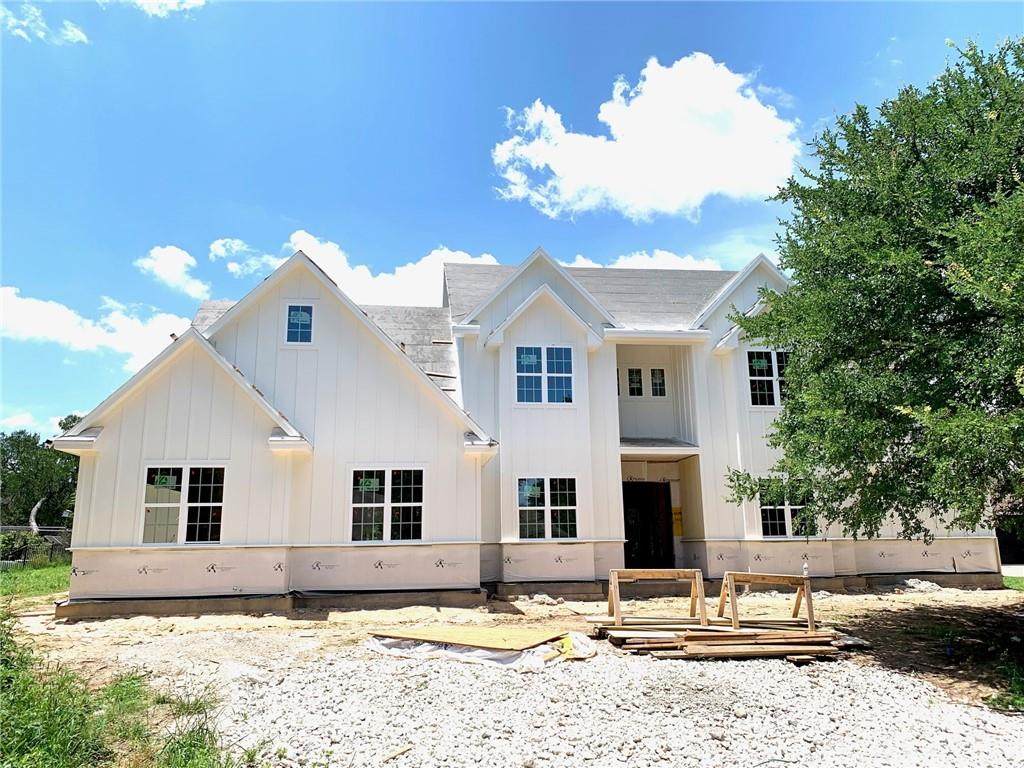 113 Royal Court - Photo 1