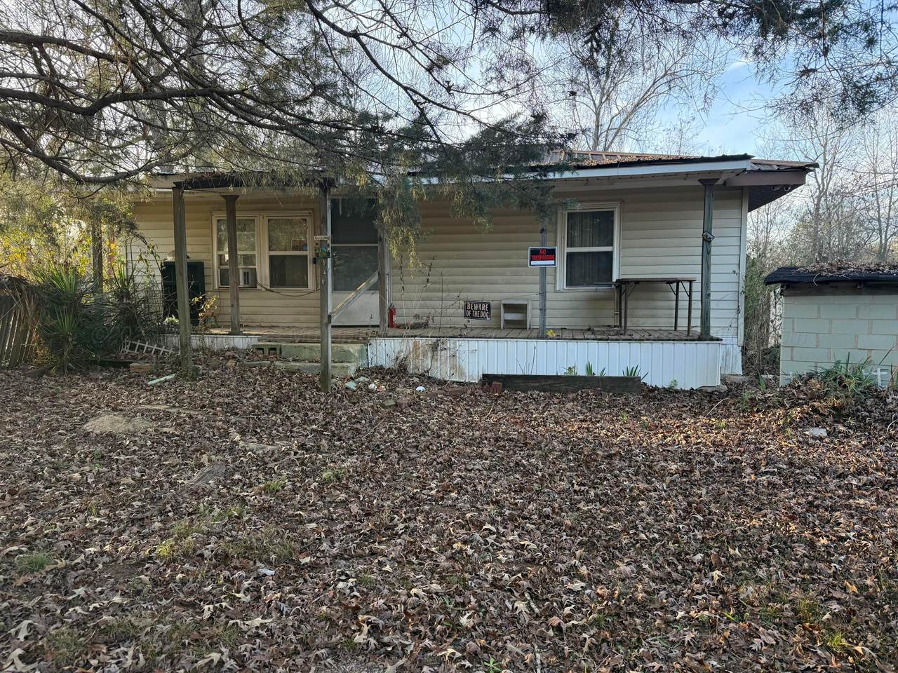 2208 Emma Ln - Photo 1