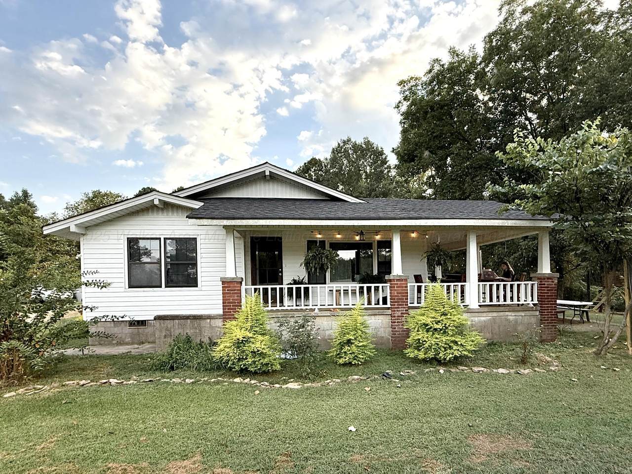 2569 Saragossa Rd - Photo 1